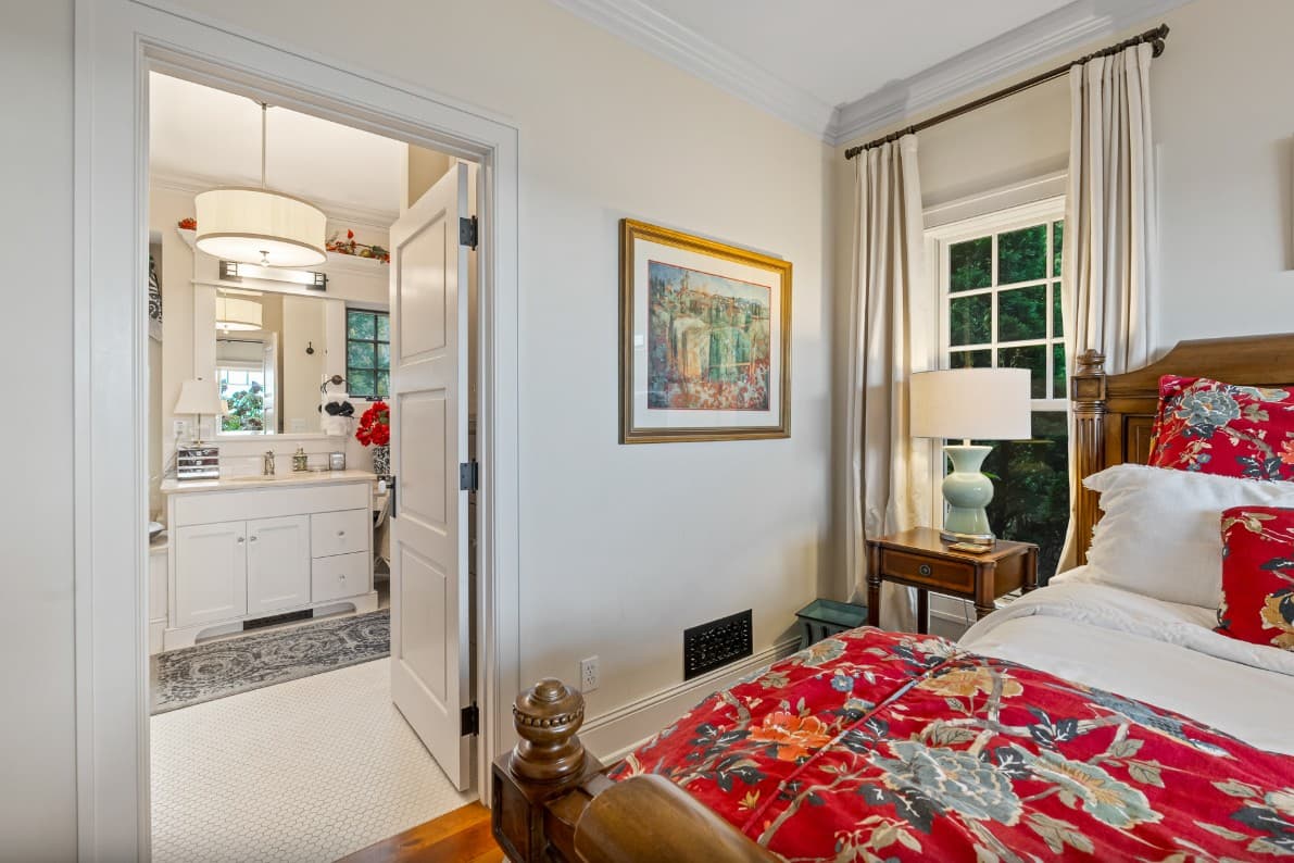 Goettelman's Lake House - Image 30