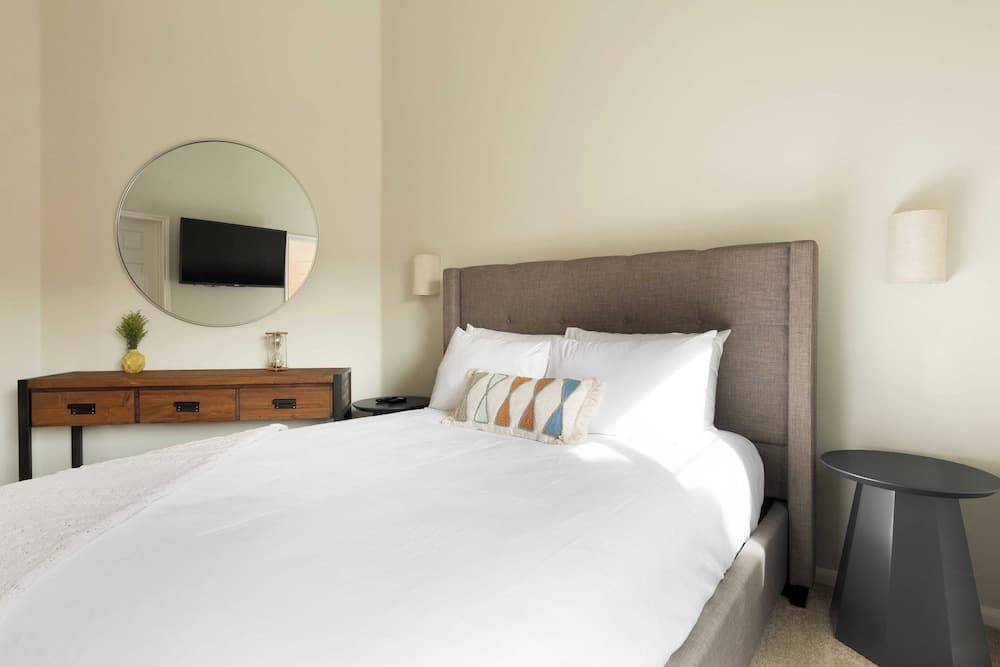 Eucalyptus Retreat - Image 11