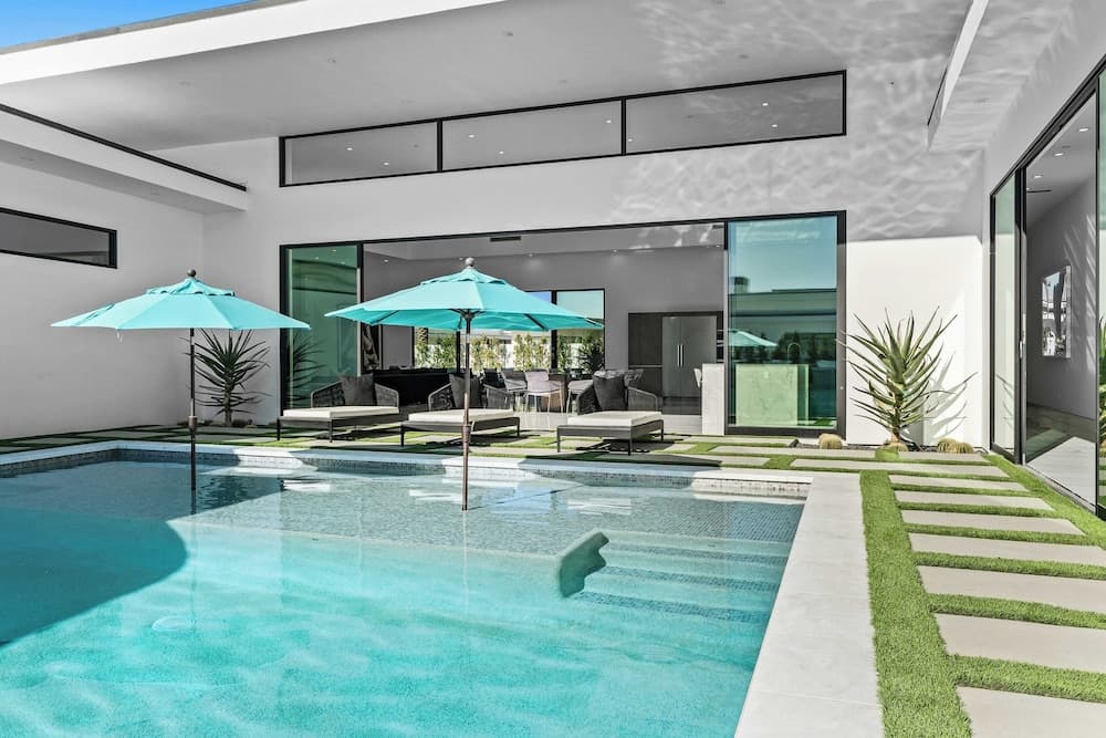 Bravo Villa #6 - Image 3