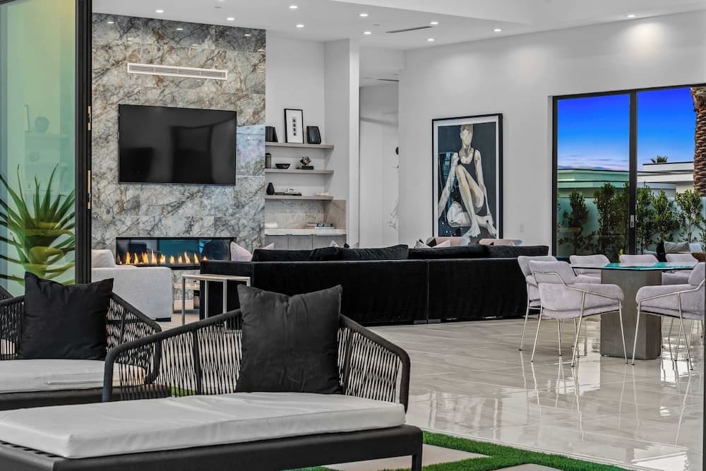 Bravo Villa #6 - Image 4