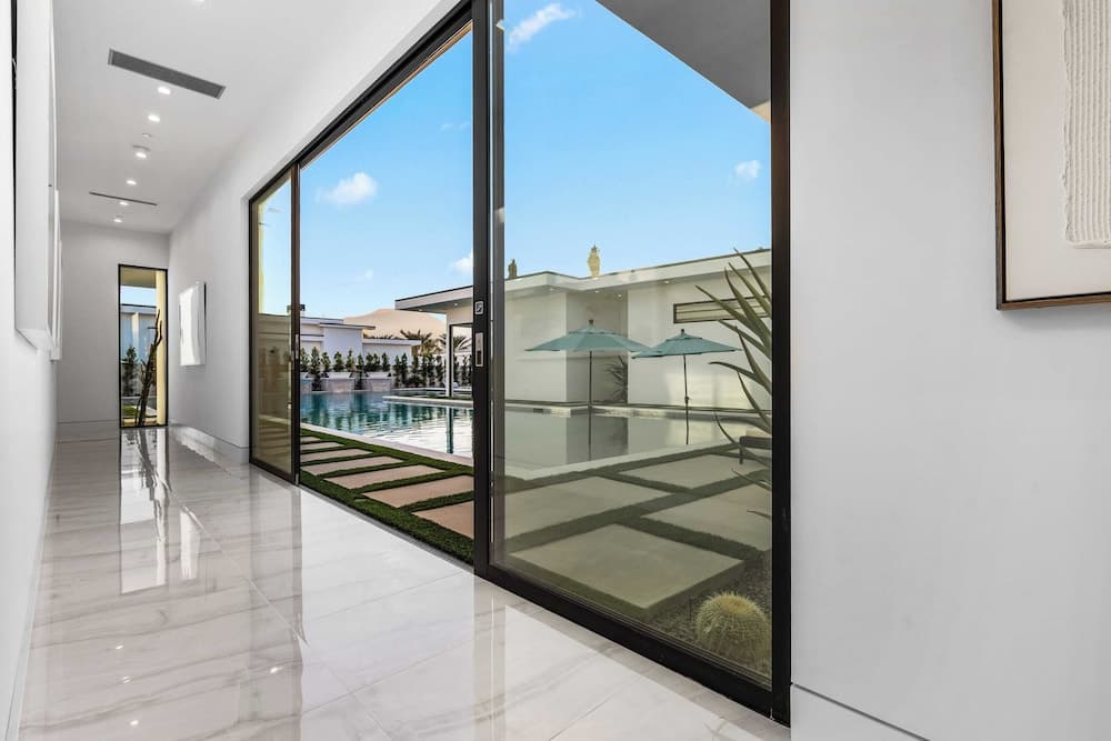 Bravo Villa #6 - Image 34