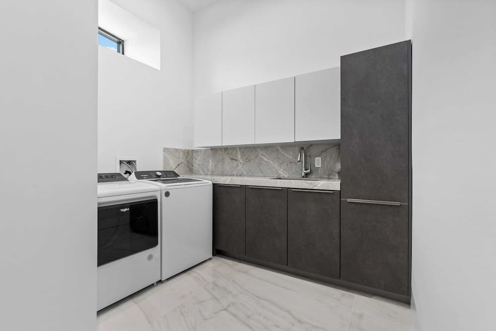 Bravo Villa #6 - Image 38