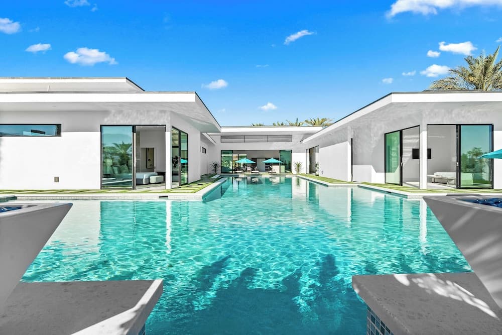 Bravo Villa #6 - Image 40