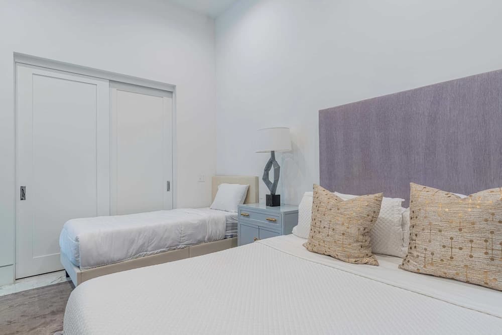 Bravo Villa #6 - Image 61