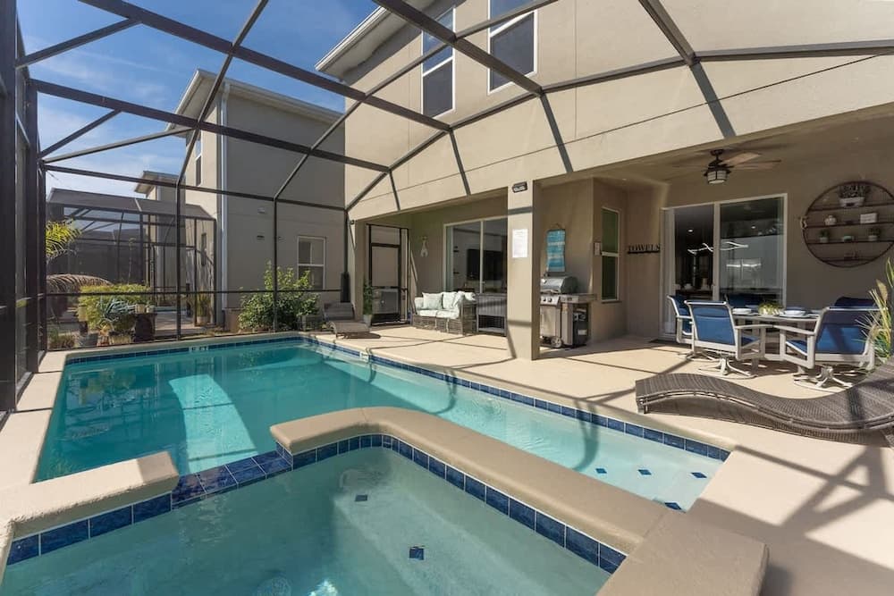 Exclusive Parkside Paradise - Image 2