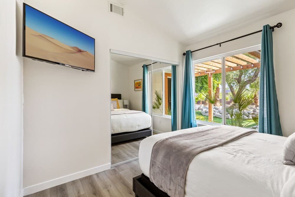 Desert Hideaway Palm Springs - Image 18