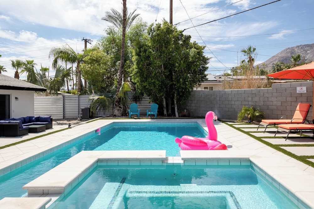 Desert Hideaway Palm Springs - Image 2