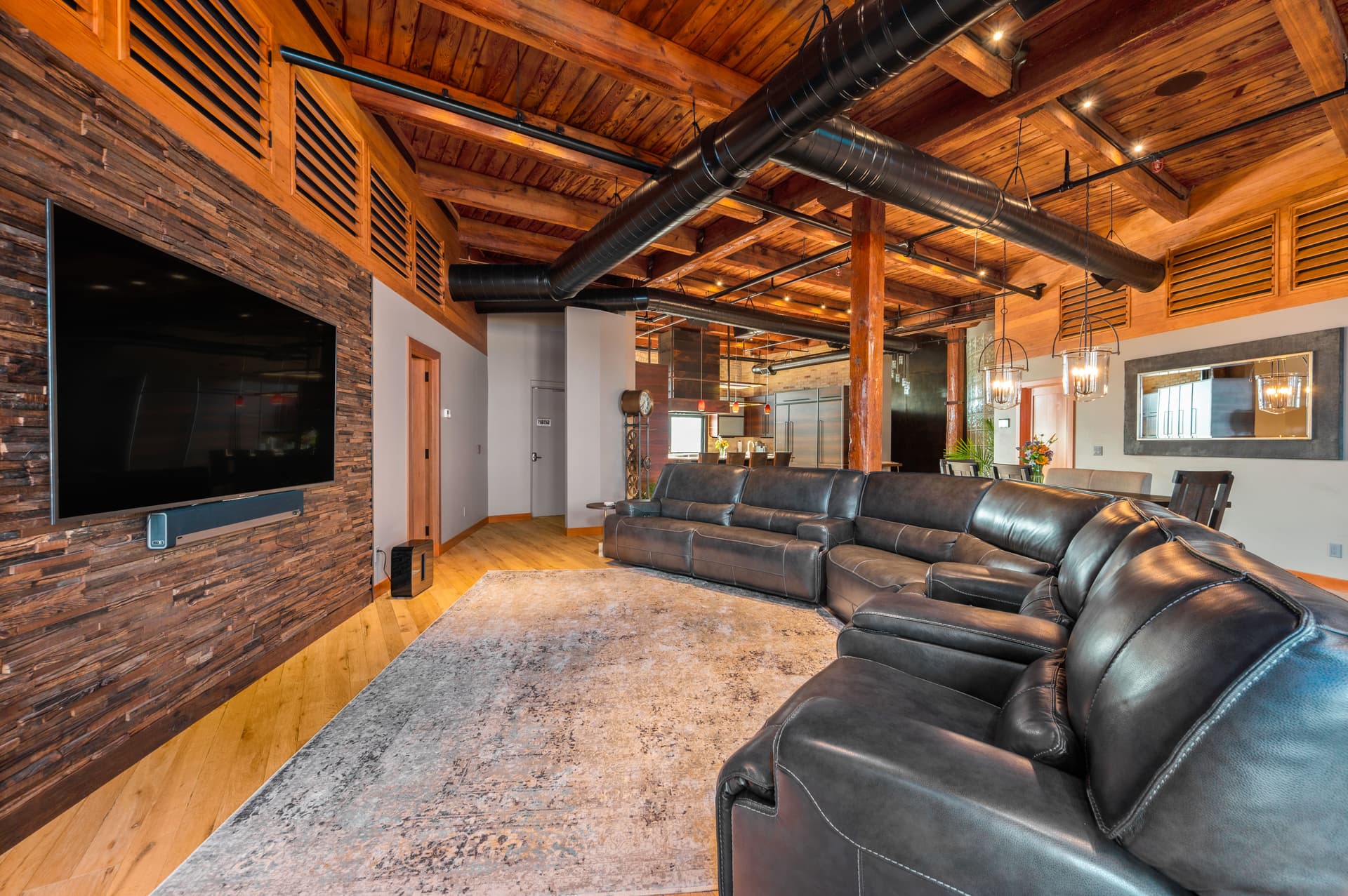 Front Street Penthouse - Image 4