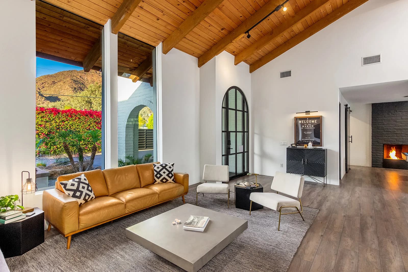 Camelback Manor - Image 30