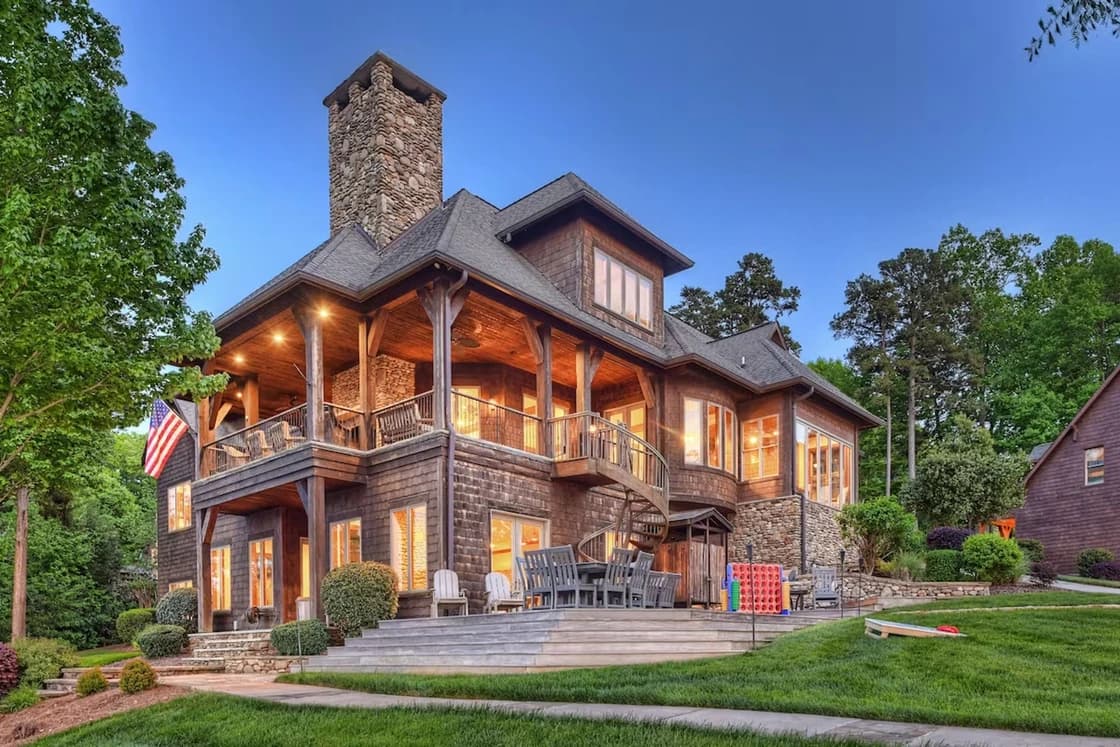 Sunset Shores Grand House - Image 1