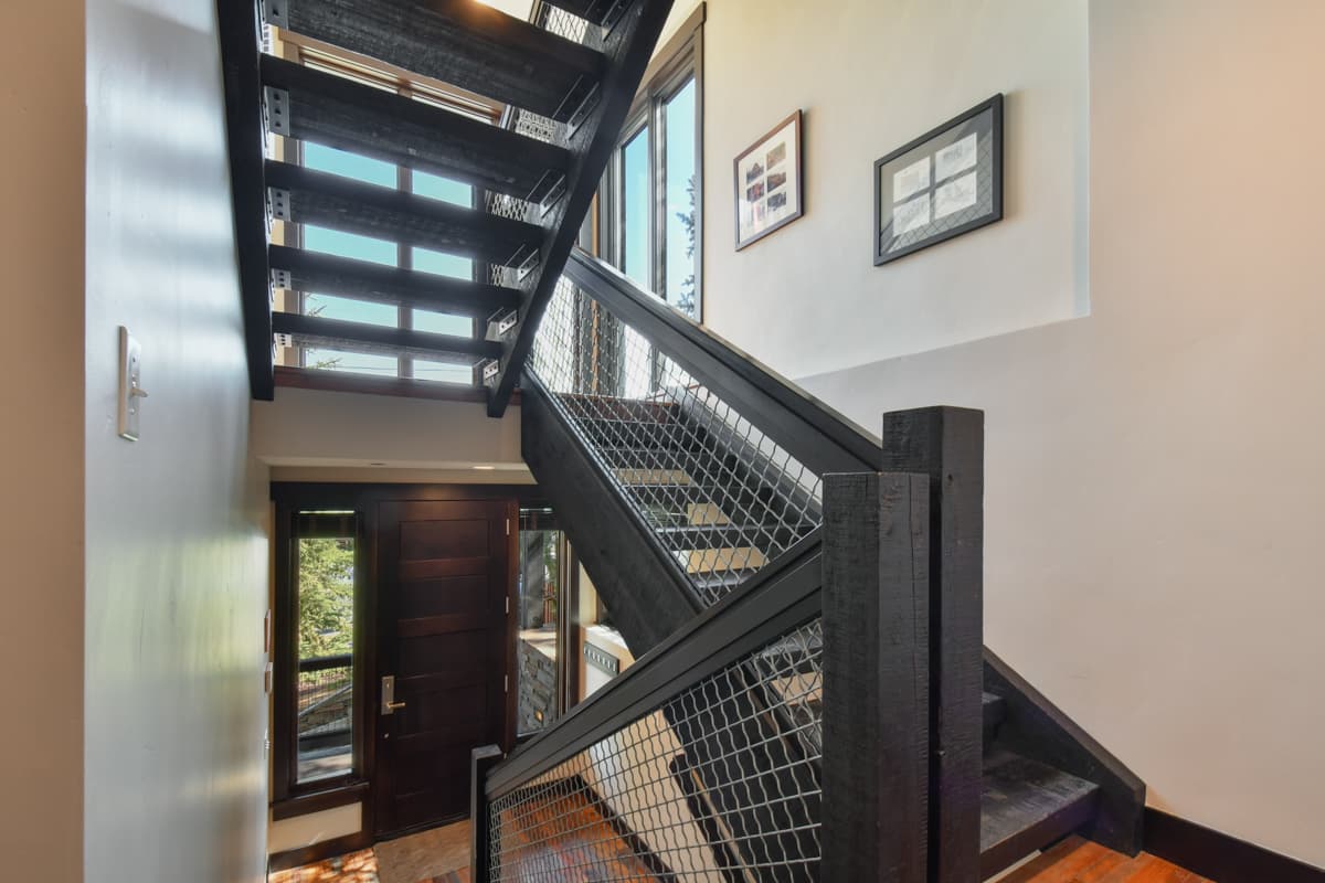 Red Wagon House - Image 33