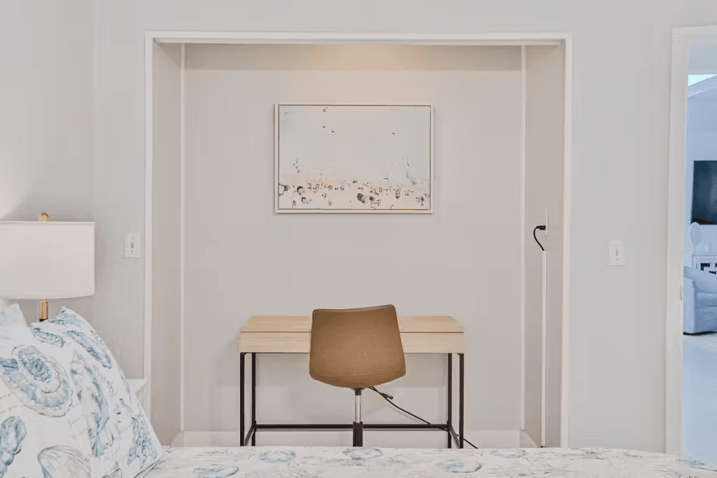 Corner by the Coast - Image 14