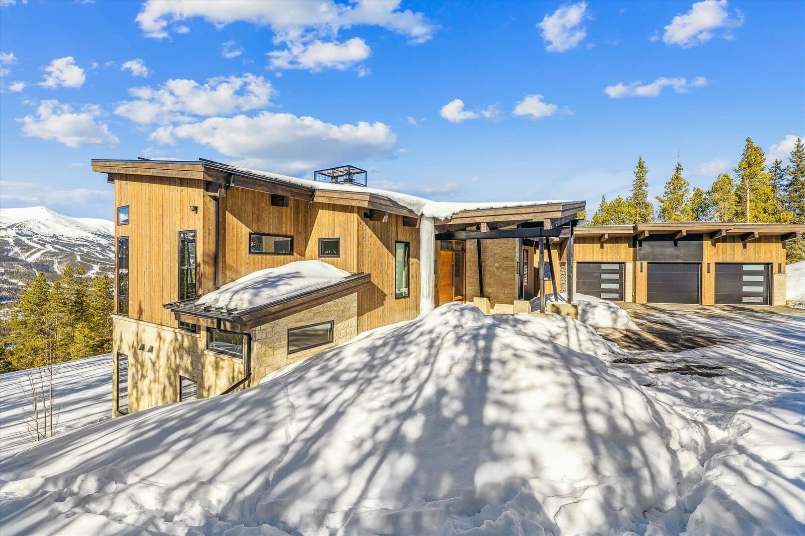 Modern View Manor - Image 52