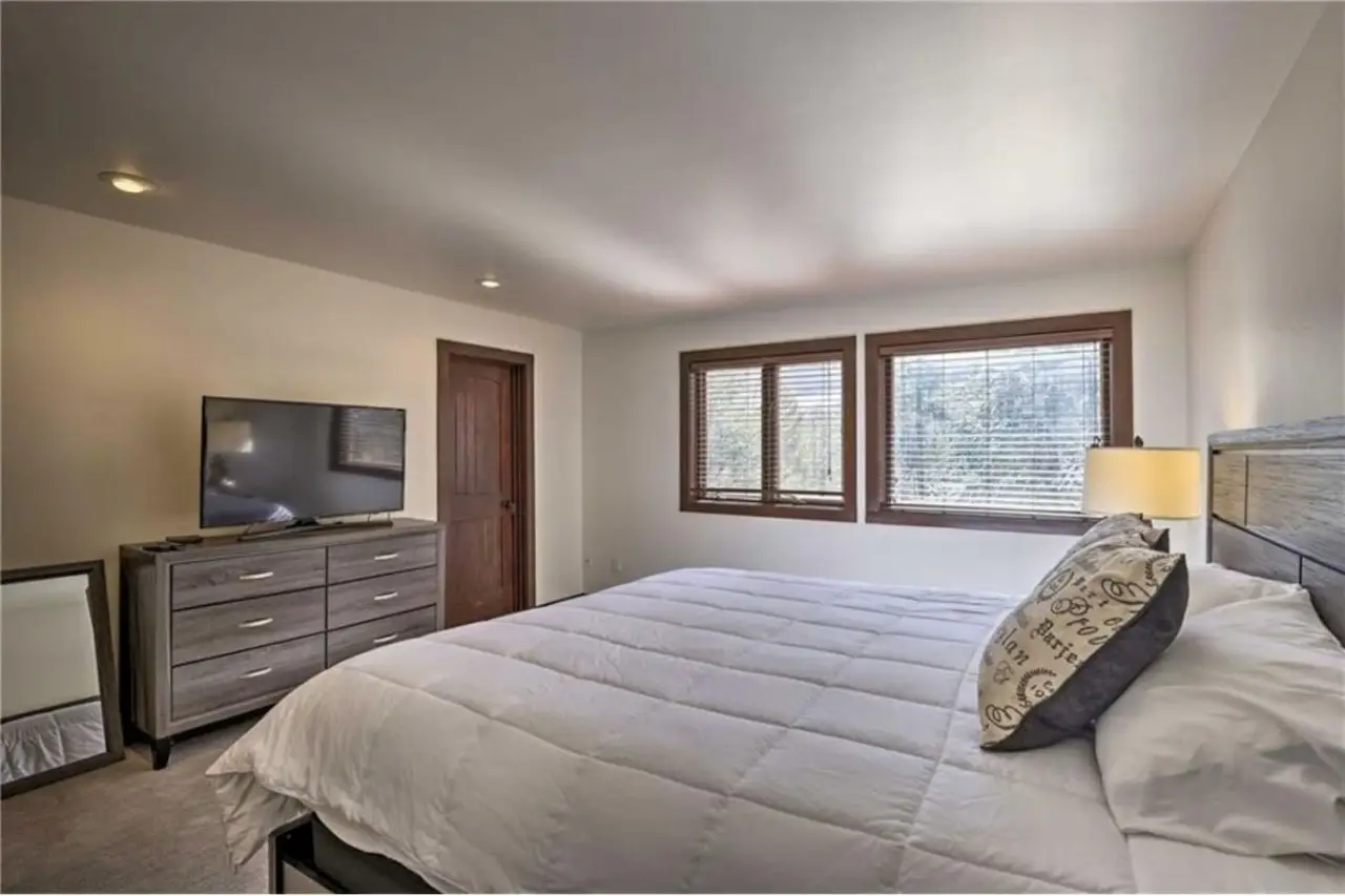 Powder and Par - Image 9