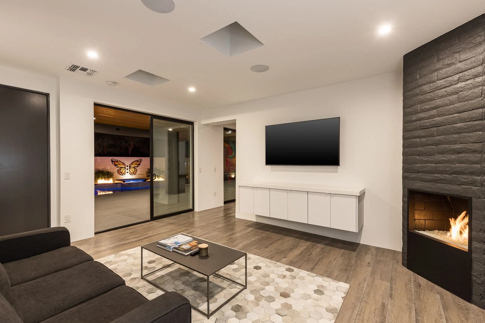 Camelback Manor - Image 111