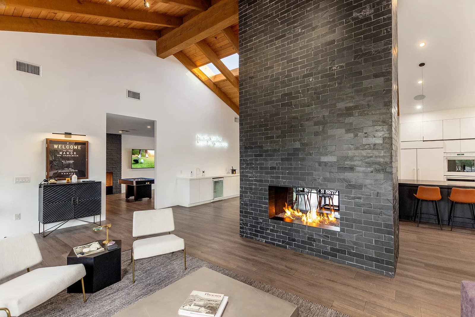 Camelback Manor - Image 29