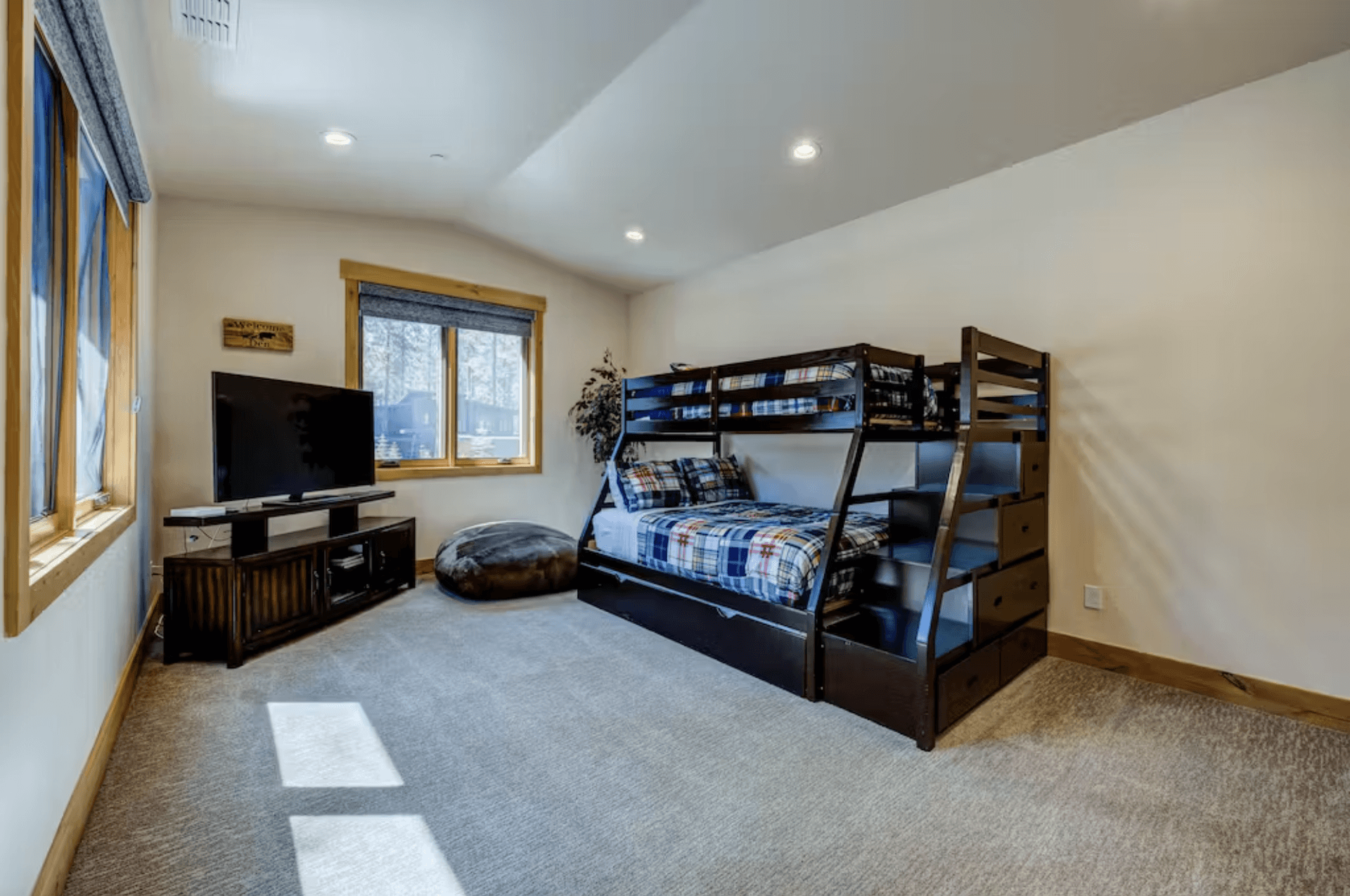 Sierra Vista House - Image 21