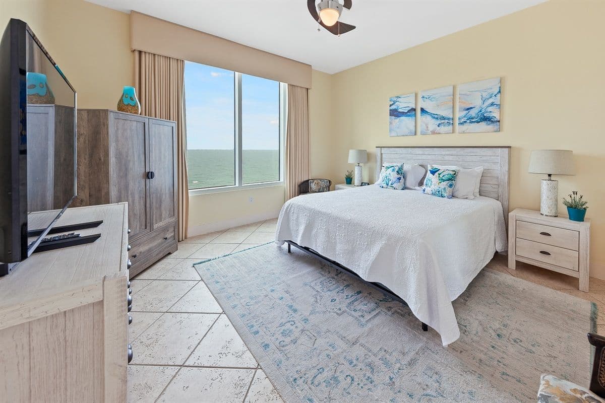 Sapphire Residence - Image 17