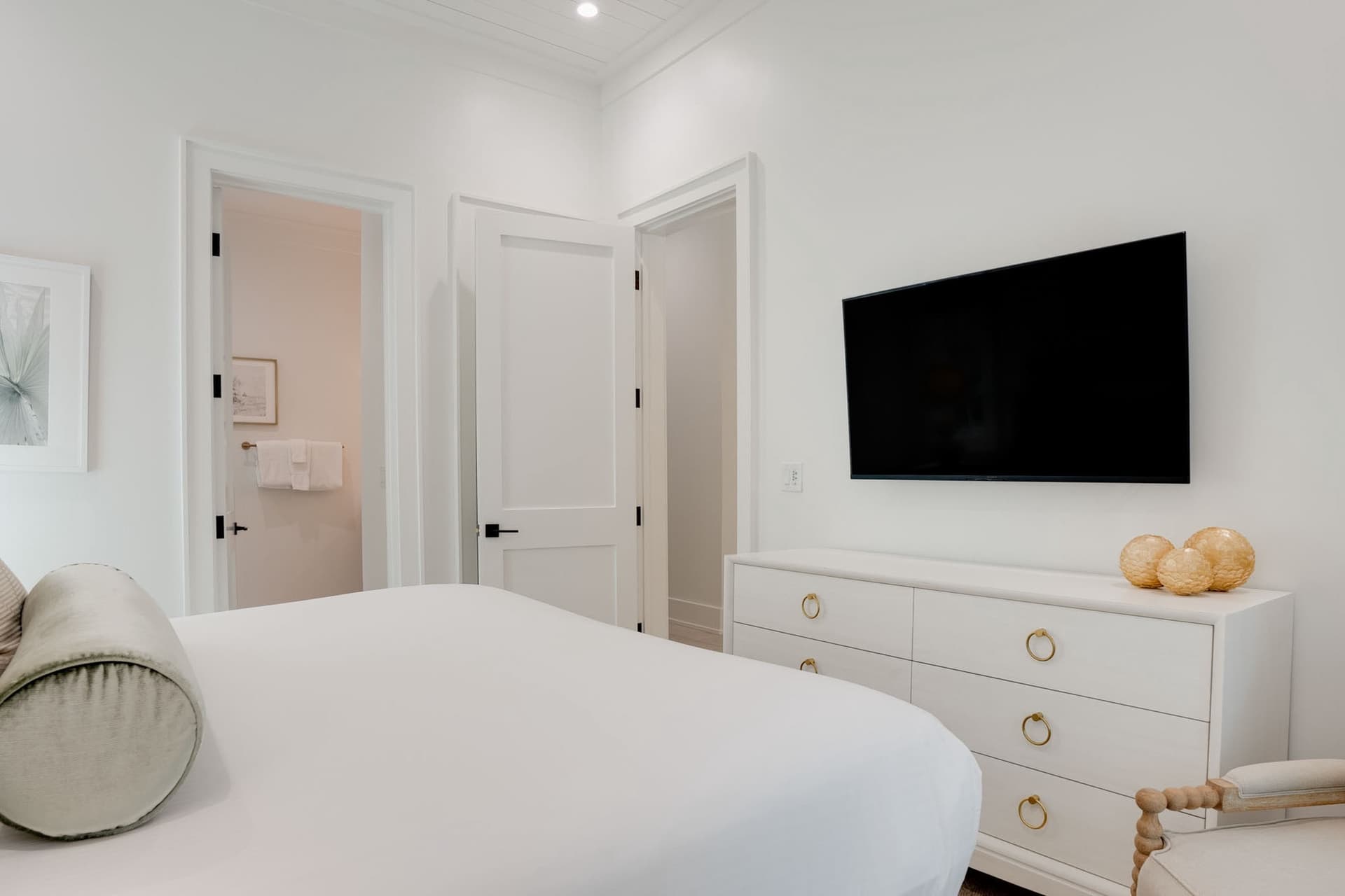 Shore To Have Fun - Image 5