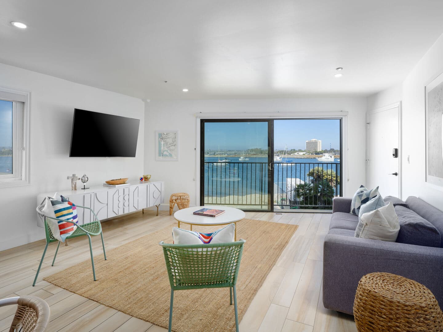 Bayside Walk Place - Image 1