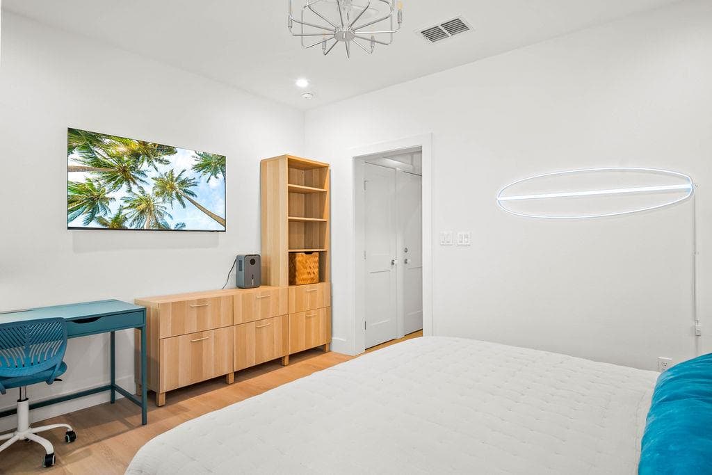 Marky P and the Funky Beach - Image 19