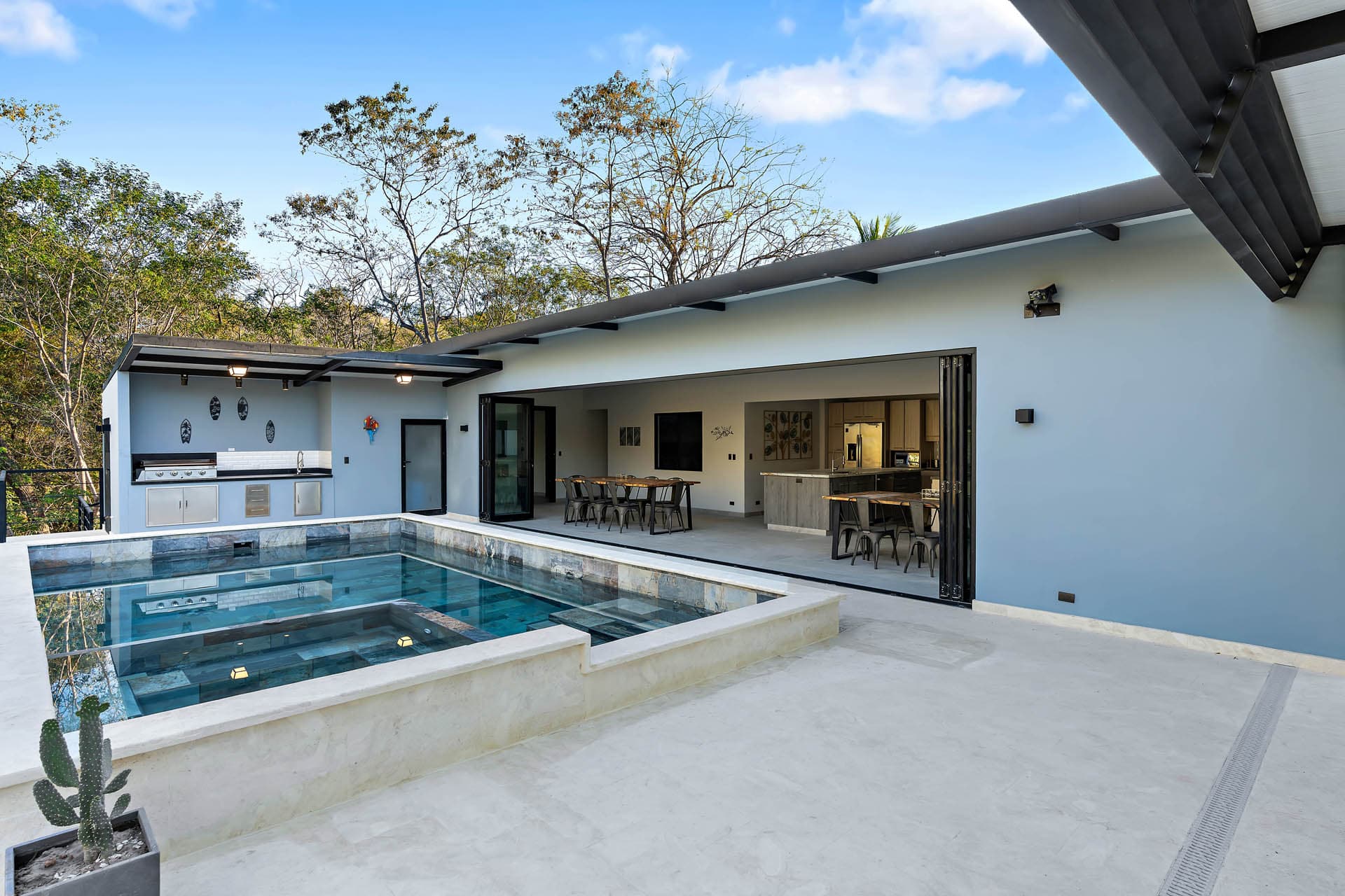 Mansion Elena - Image 2