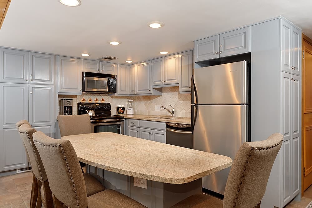 Fifth Avenue Residence #9 - Image 2