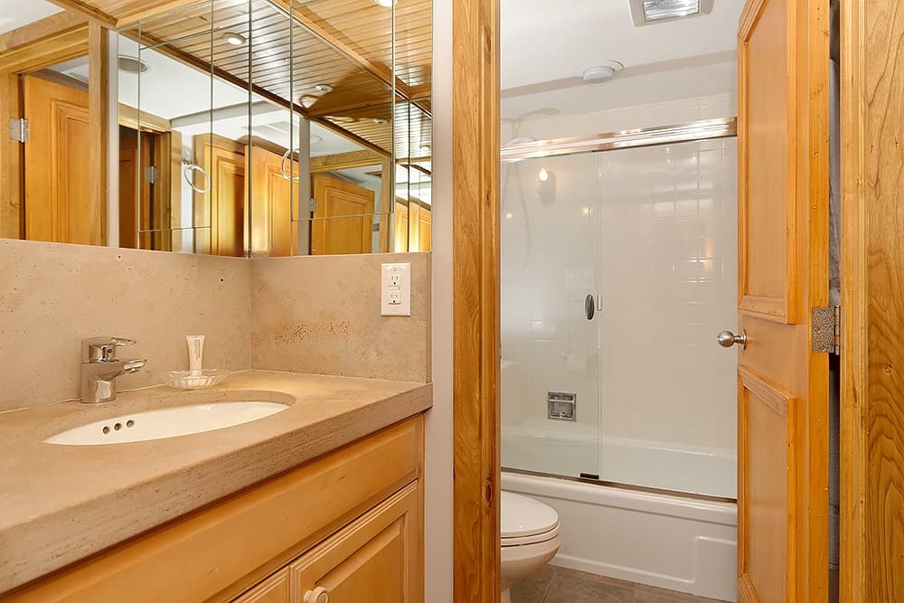 Fifth Avenue Residence #9 - Image 6