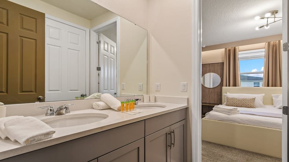 Coconut Breeze #8928 - Image 25