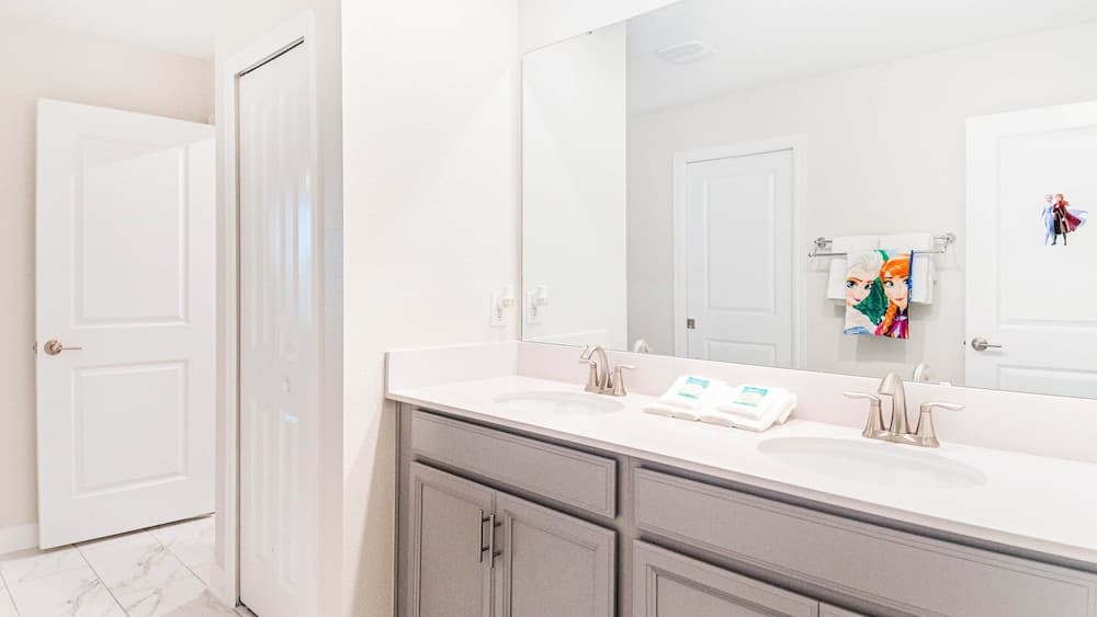 Family Oasis - Image 34