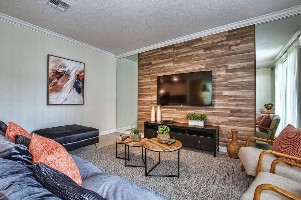 Fancy Family Home - Image 4