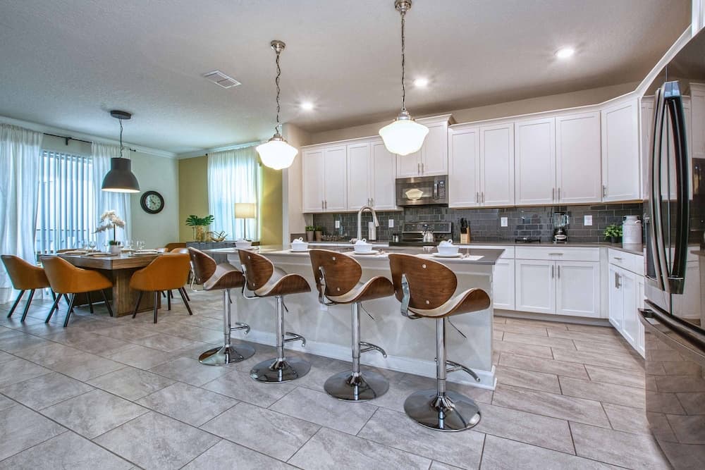 Fancy Family Home - Image 5