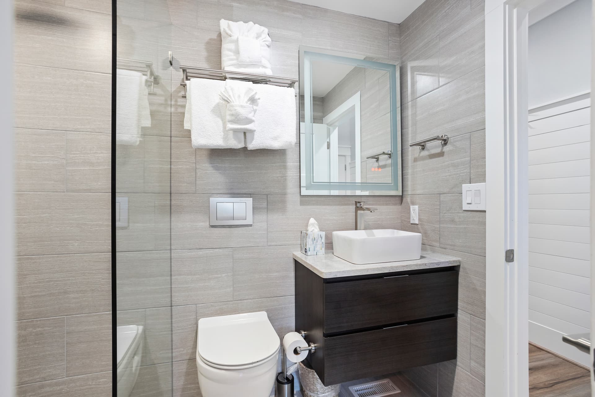 Latitude Adjustment - Image 13