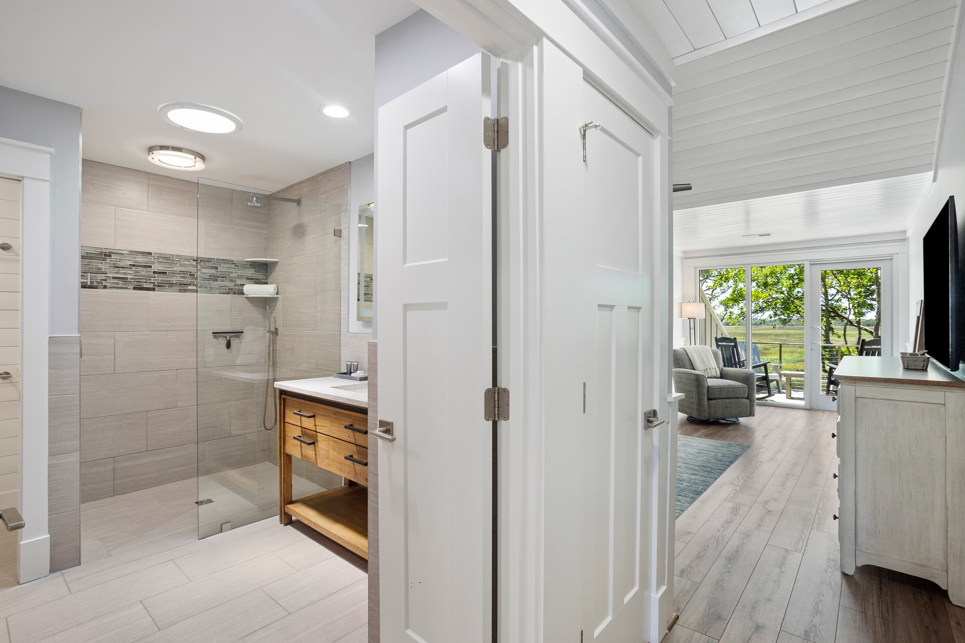 Latitude Adjustment - Image 17