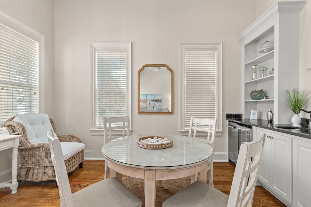 Shorehaven Condo - Image 10