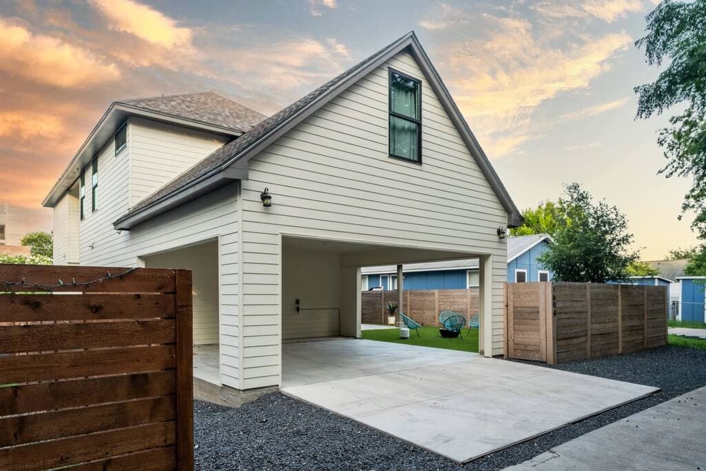 Queen's Gambit - Image 40