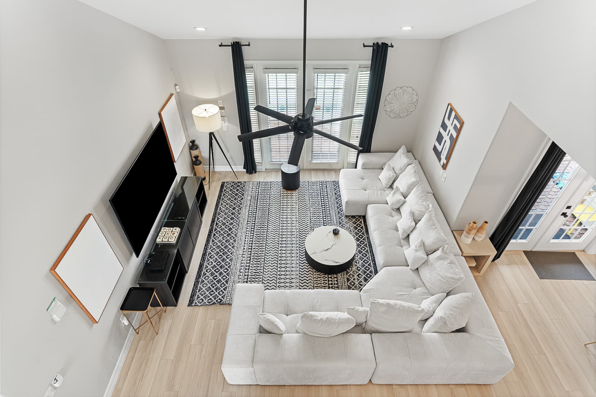 Sunset Mansion - Image 2