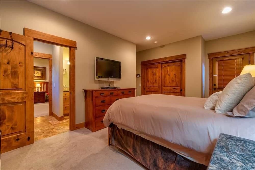 Firelight Luxury - Image 9