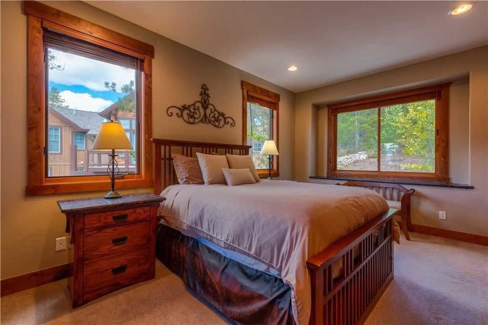 Firelight Luxury - Image 12