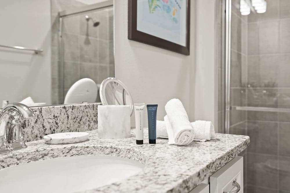 Warmwave Retreat - Image 37