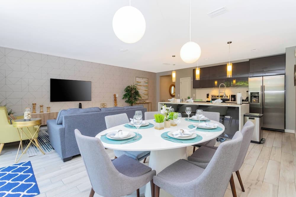 Disney Palms #49 - Image 10