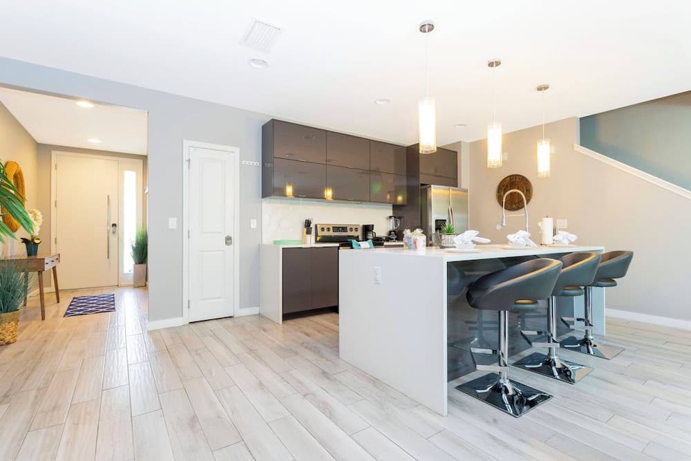 Disney Palms #49 - Image 5