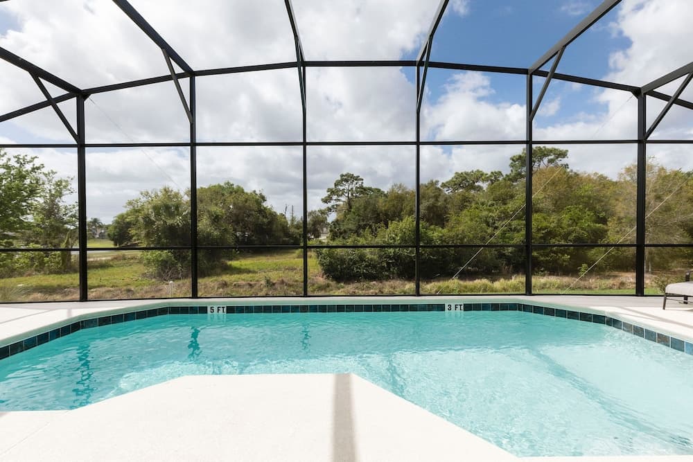 Fresh Amazing Family Home - Image 39