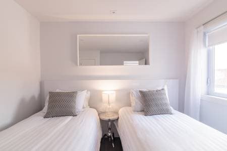 Lasalle House - Image 13