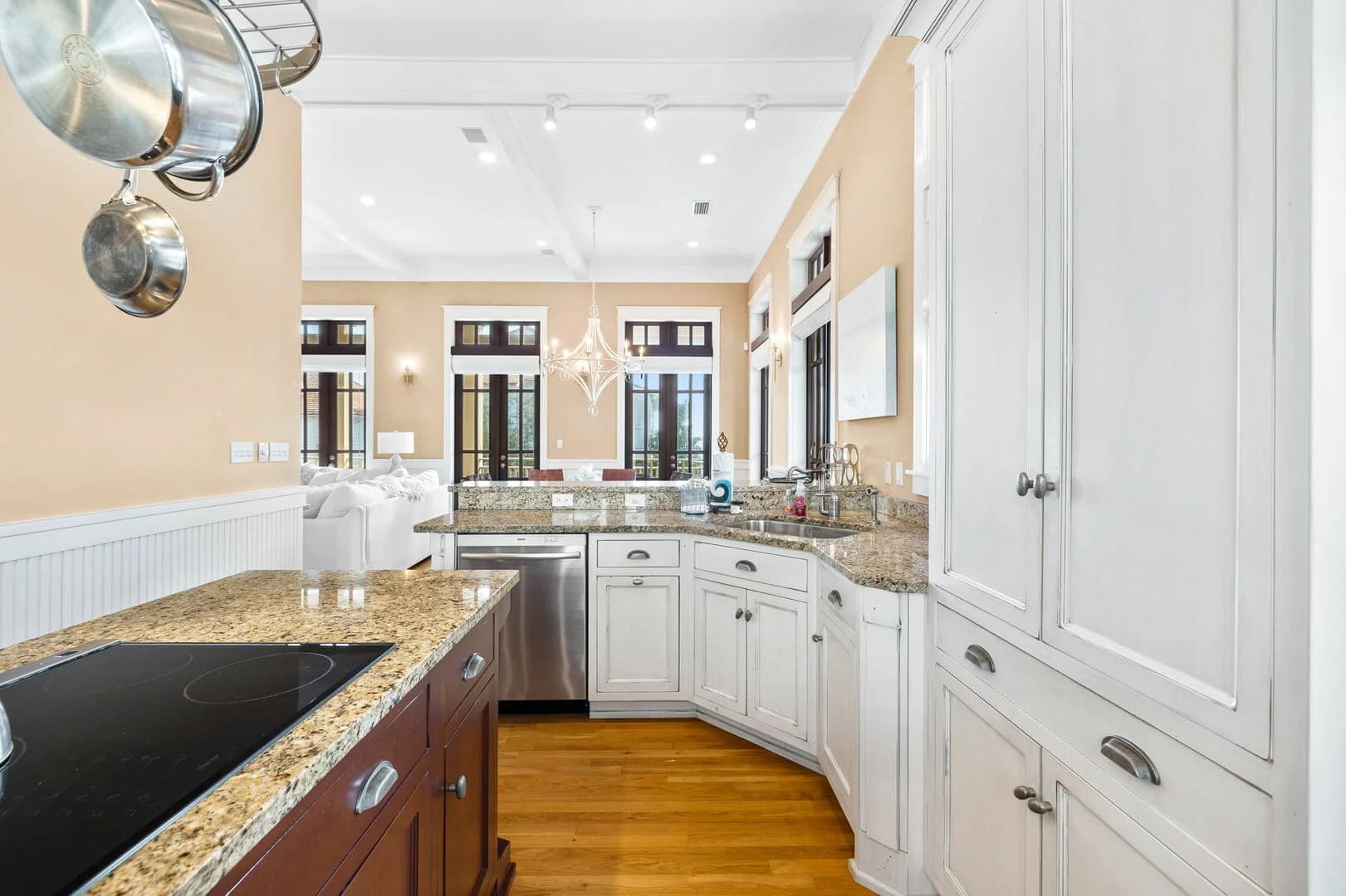 Yaya's Beach Cottage - Image 12