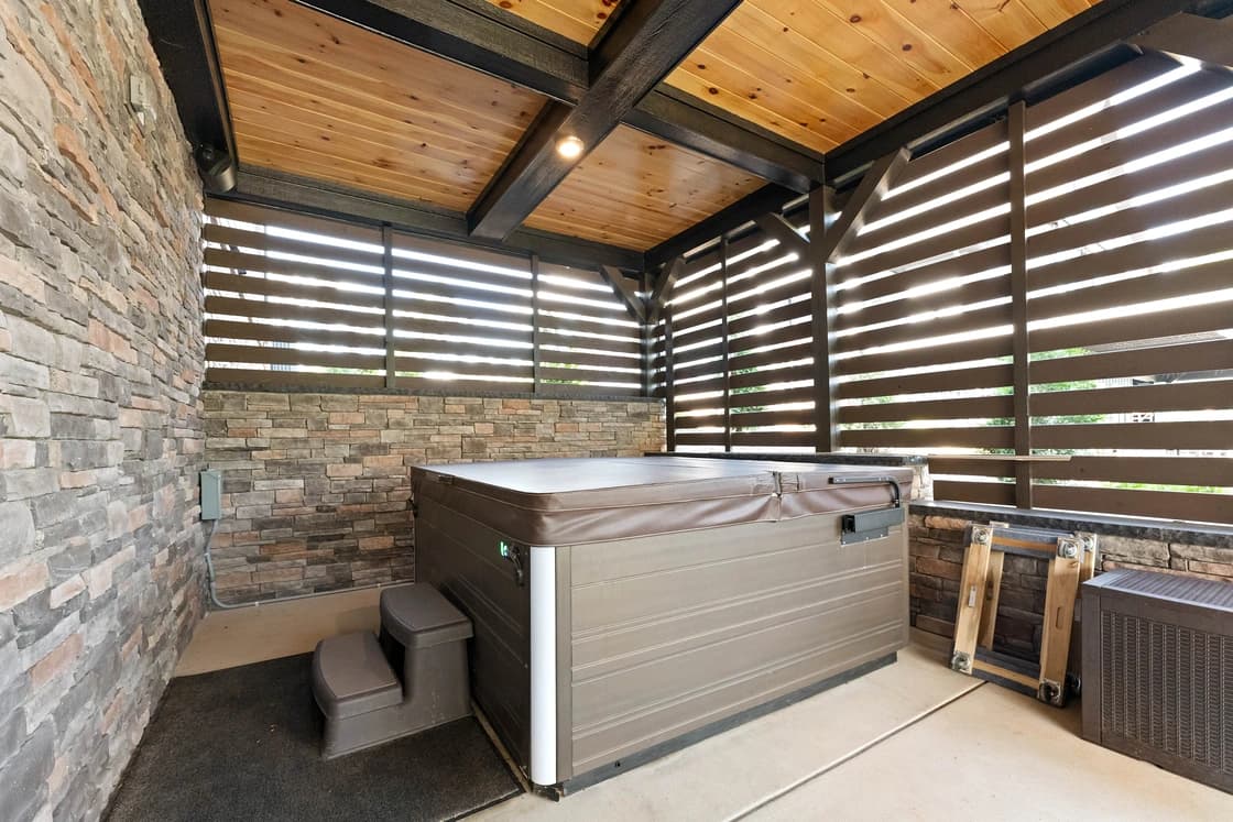 Black Bear Lodge - Image 9