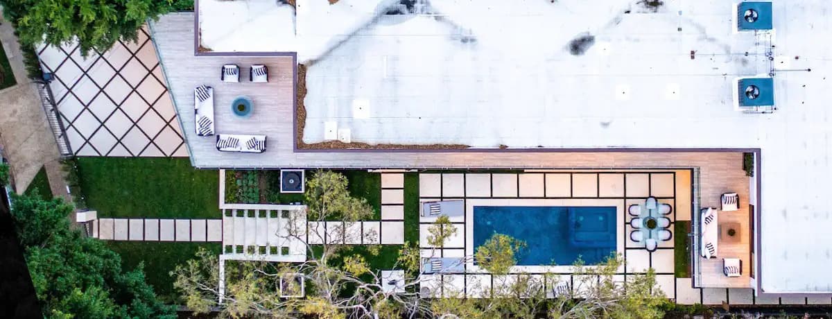 Hollywood Regency Villa - Image 15