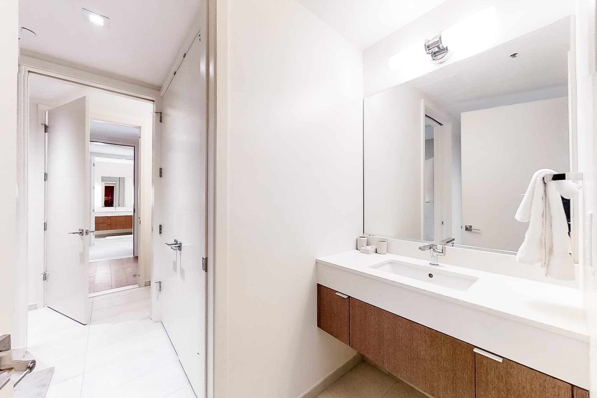 Lift 503 Home - Image 11