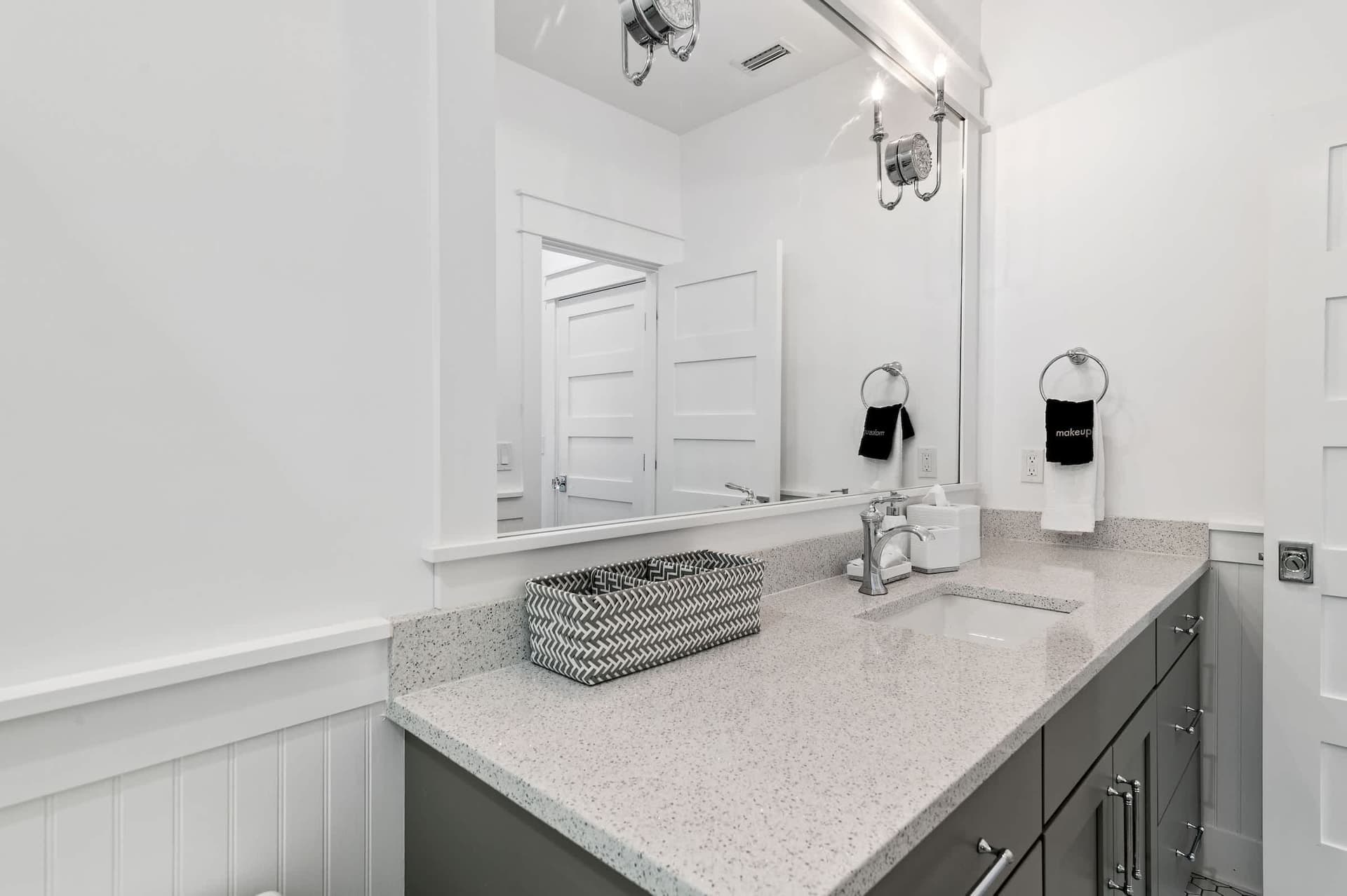 Caspian Blue Cottage - Image 35