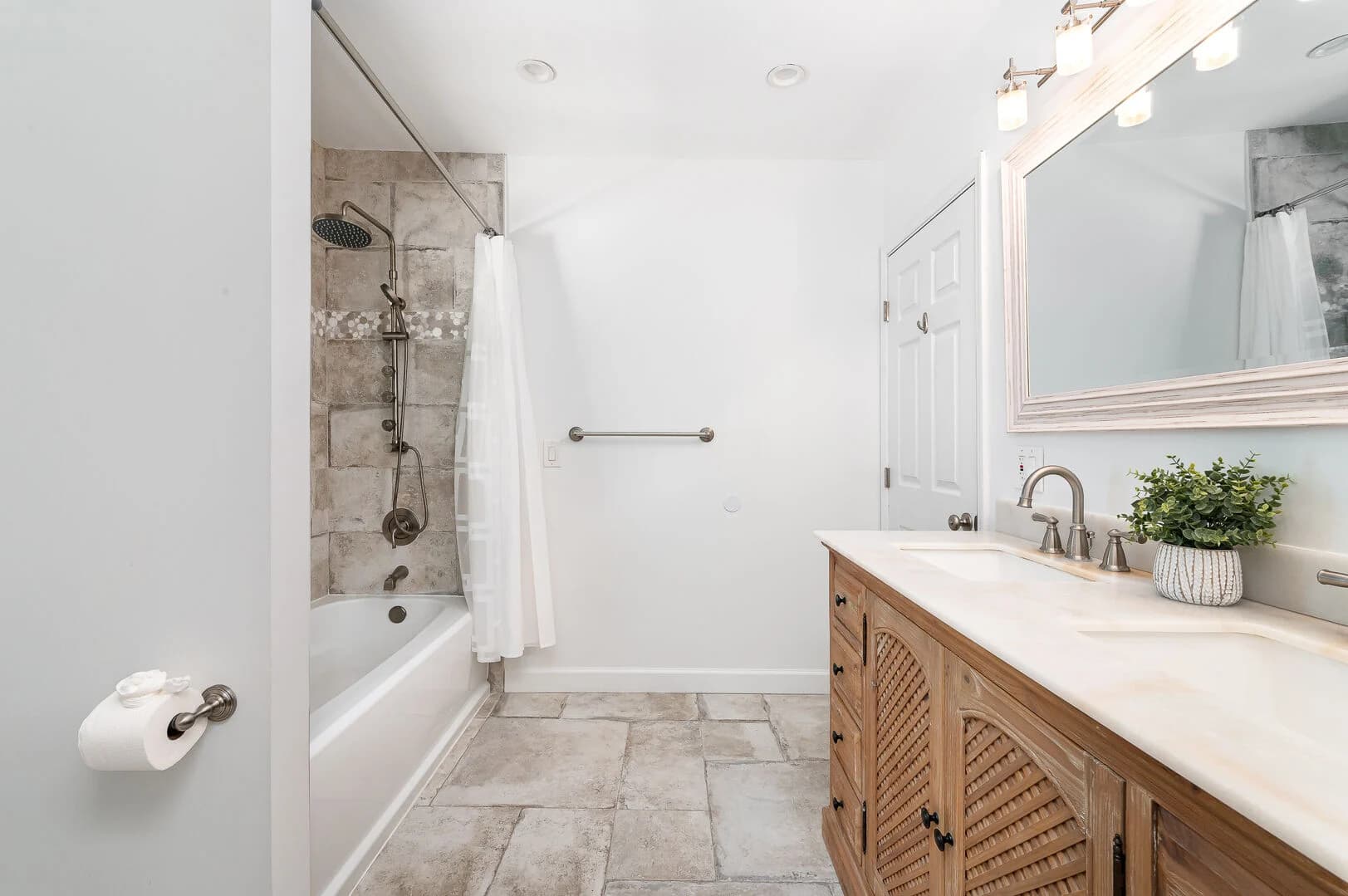 Delray Bliss - Image 31